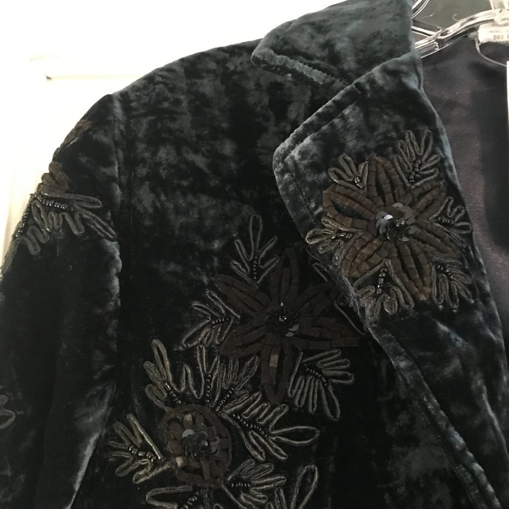 Sana | Blue Embroidered Velvet Jacket - Picture 5 of 8